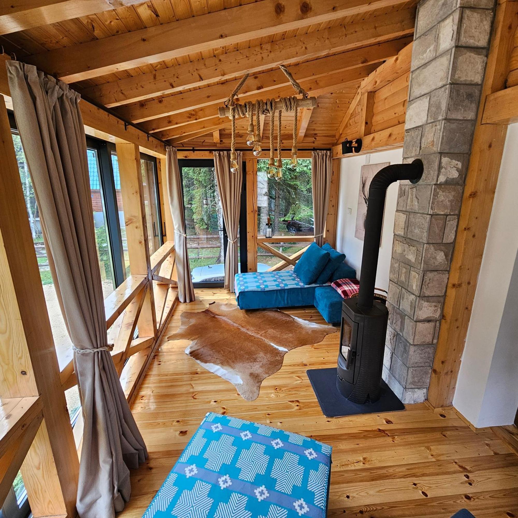 Black Lake Chalet 자블야크 외부 사진