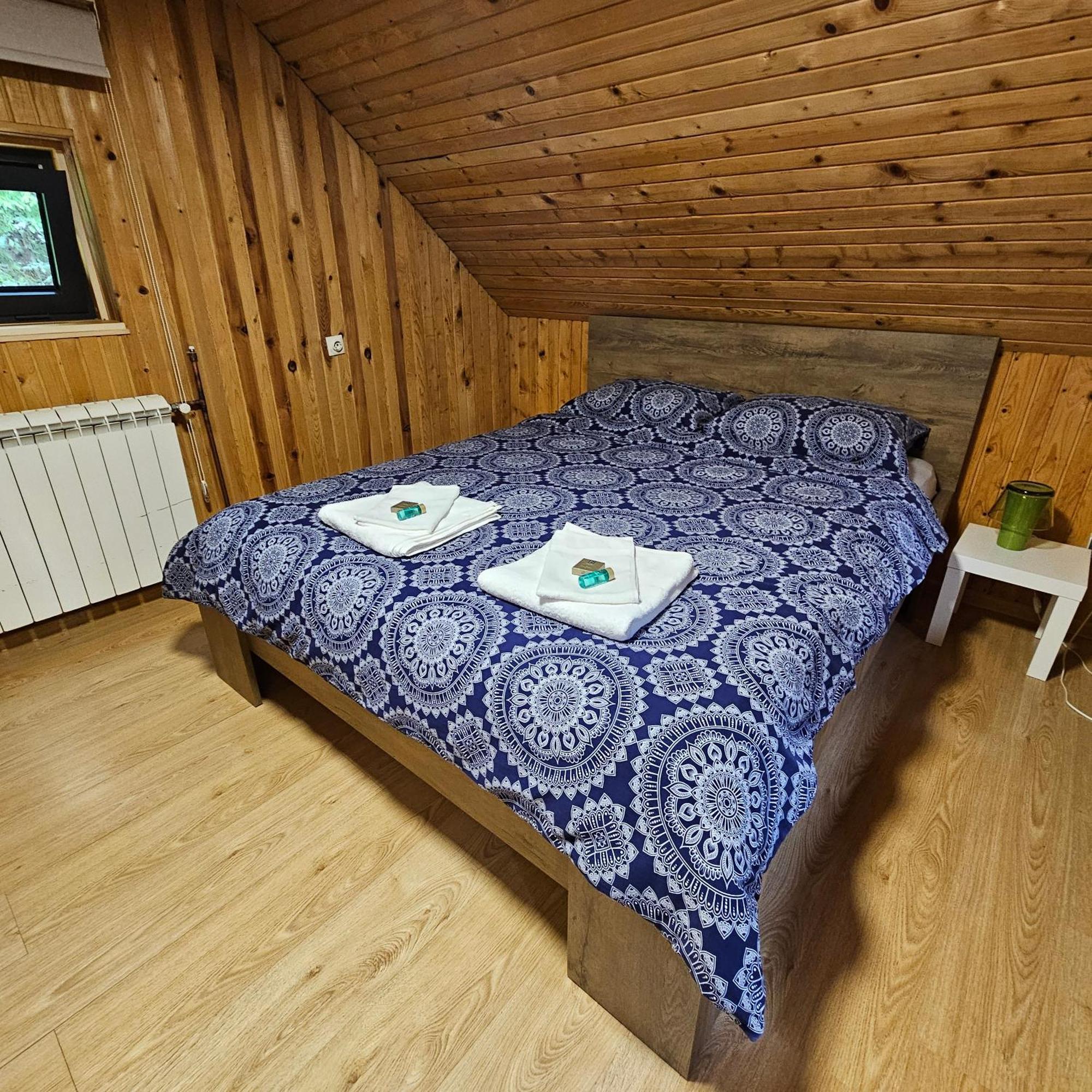 Black Lake Chalet 자블야크 외부 사진